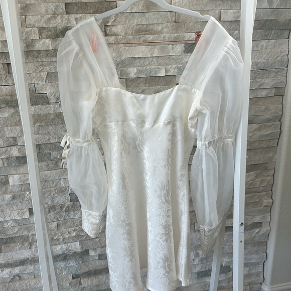 For Love of Lemons white mini dress with long chiffon sleeves. Size L, new - Picture 6 of 7